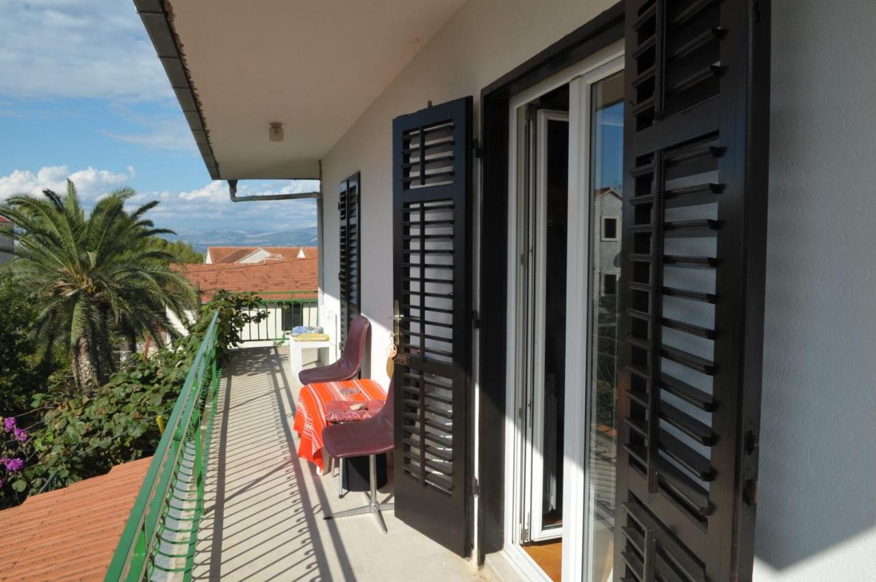 Apartments Valerija Supetar Ngoại thất bức ảnh