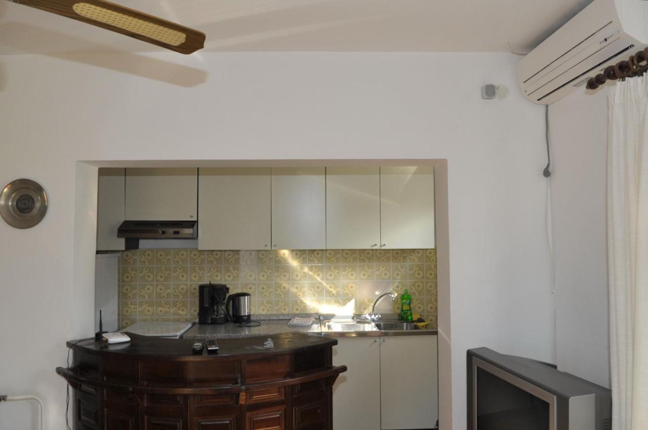 Apartments Valerija Supetar Ngoại thất bức ảnh