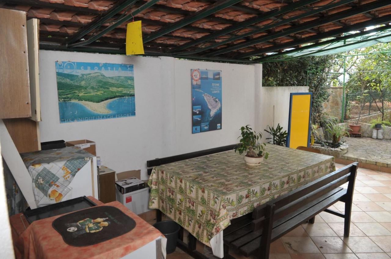 Apartments Valerija Supetar Ngoại thất bức ảnh