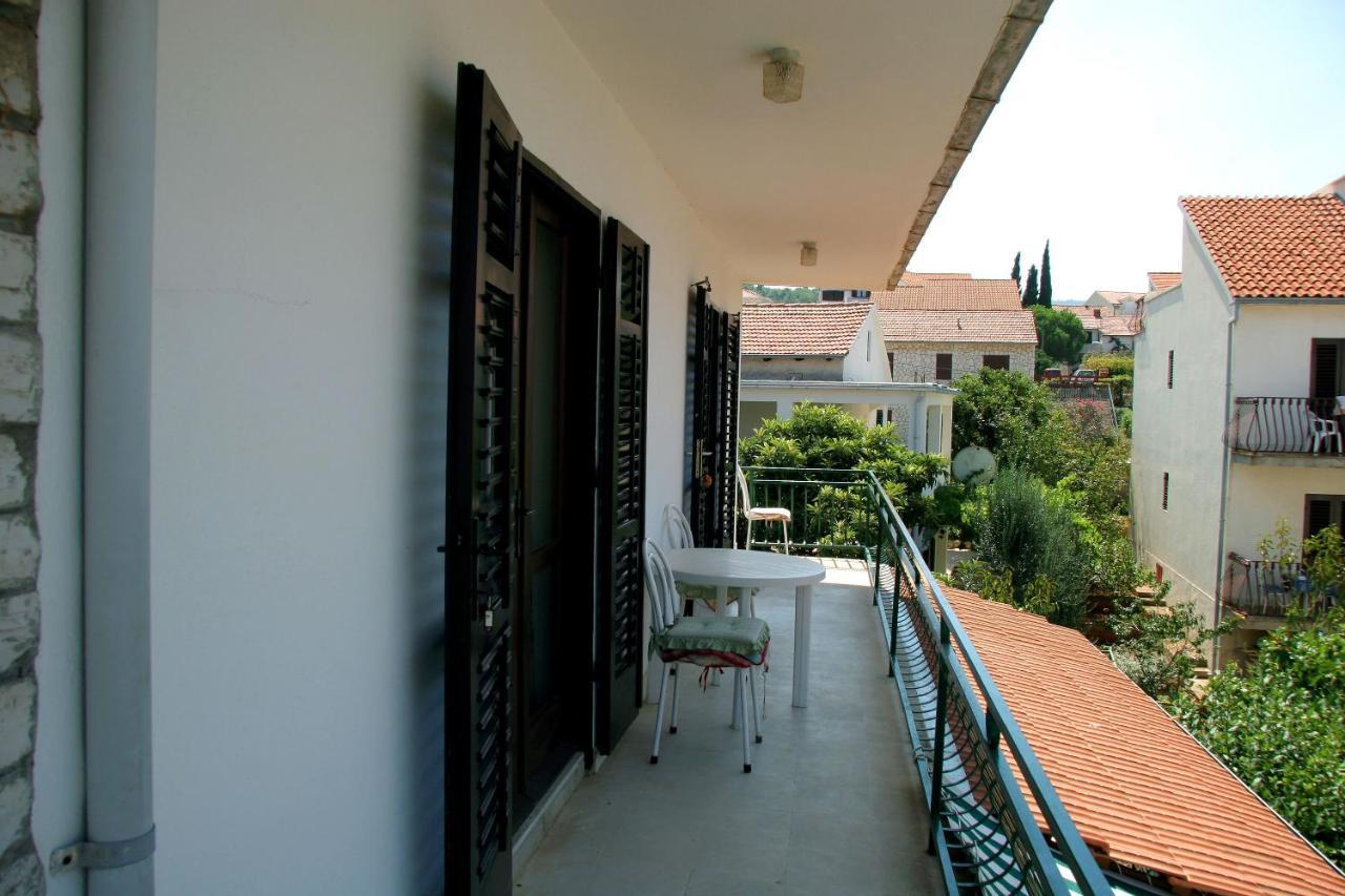 Apartments Valerija Supetar Ngoại thất bức ảnh