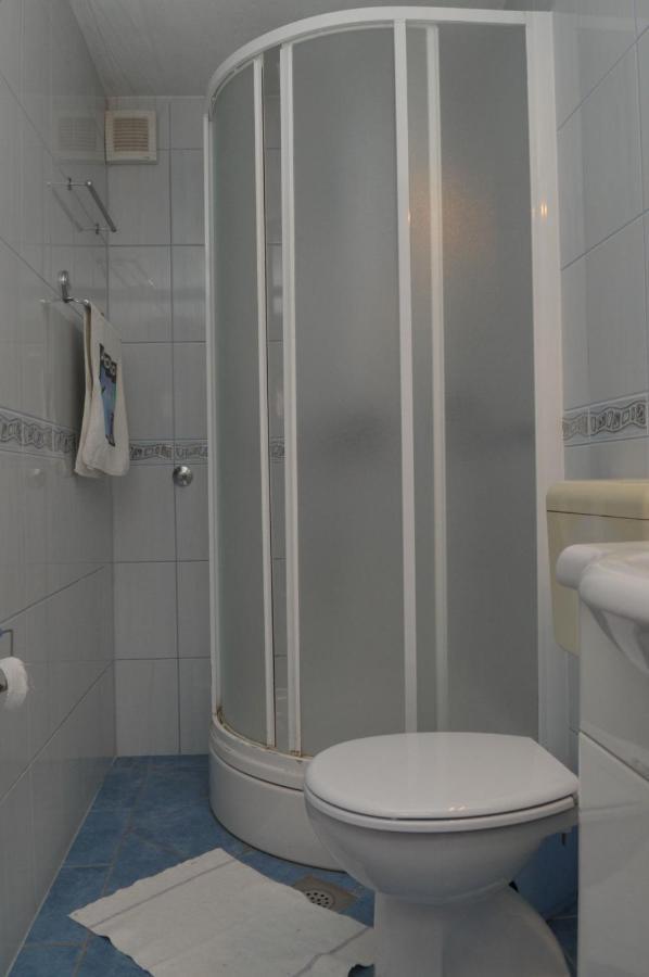 Apartments Valerija Supetar Ngoại thất bức ảnh