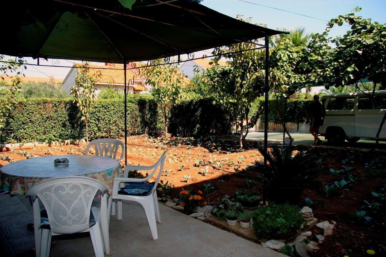 Apartments Valerija Supetar Ngoại thất bức ảnh