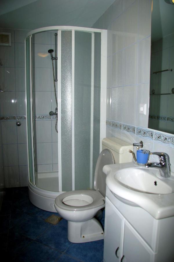 Apartments Valerija Supetar Ngoại thất bức ảnh
