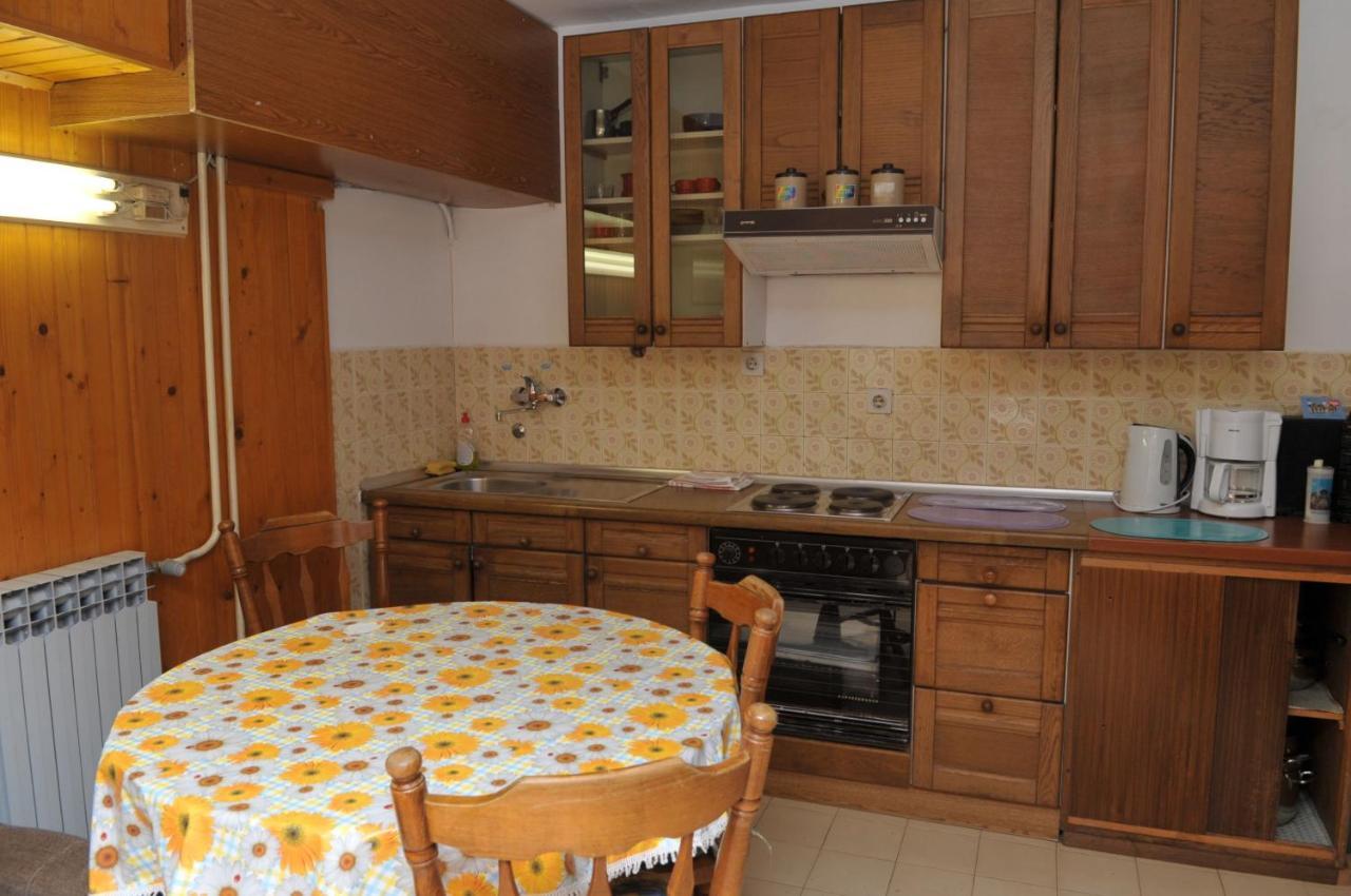 Apartments Valerija Supetar Ngoại thất bức ảnh