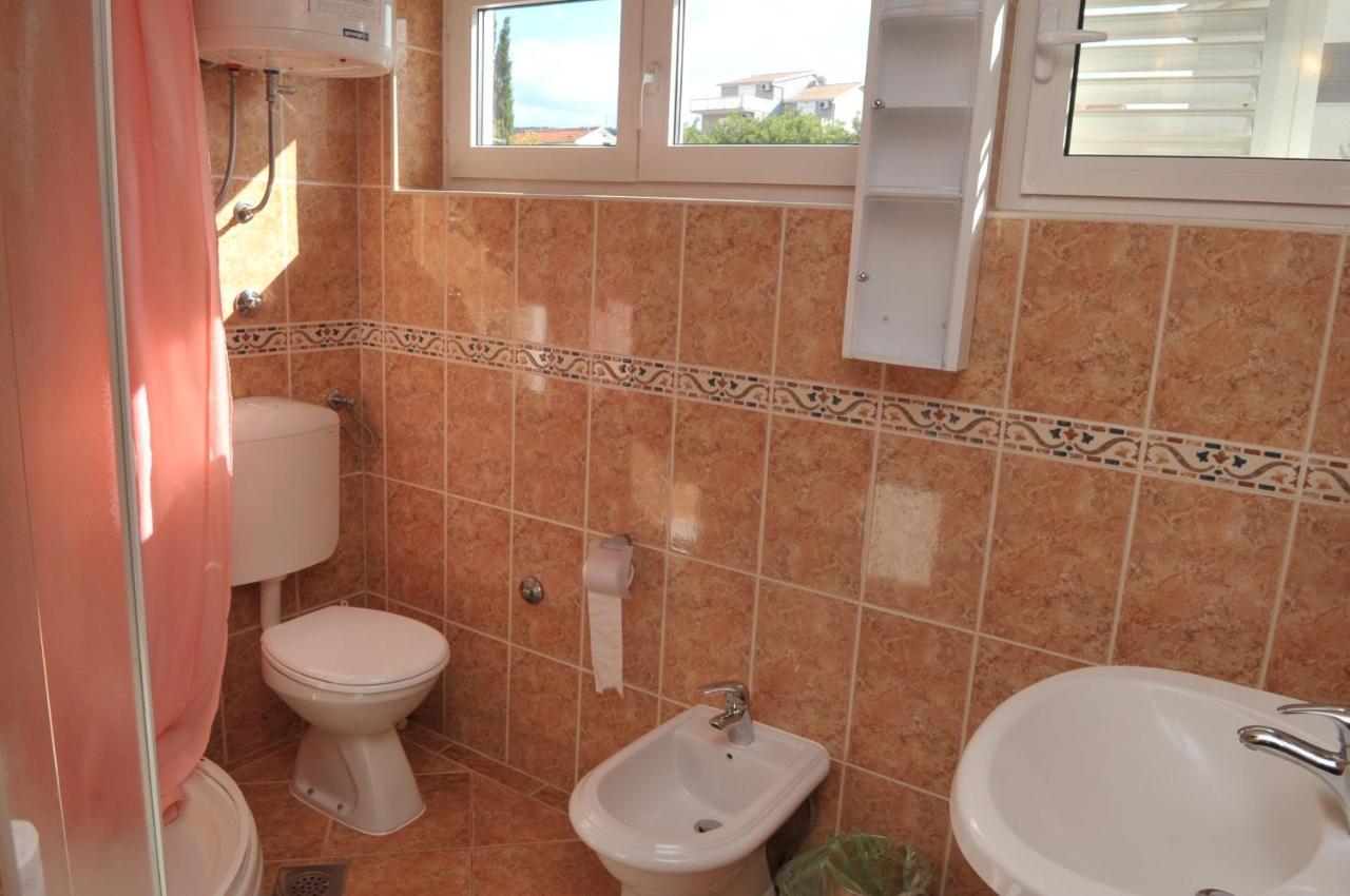 Apartments Valerija Supetar Ngoại thất bức ảnh