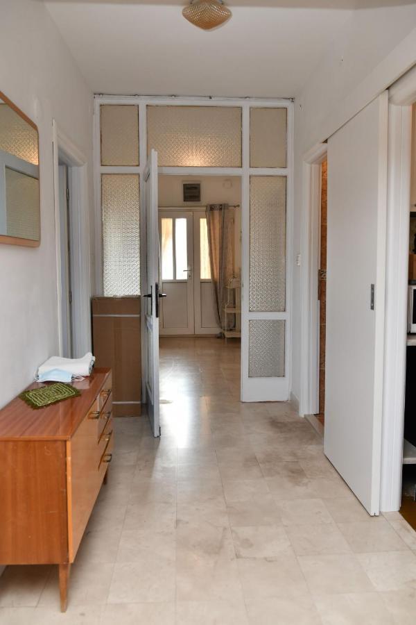 Apartments Valerija Supetar Ngoại thất bức ảnh